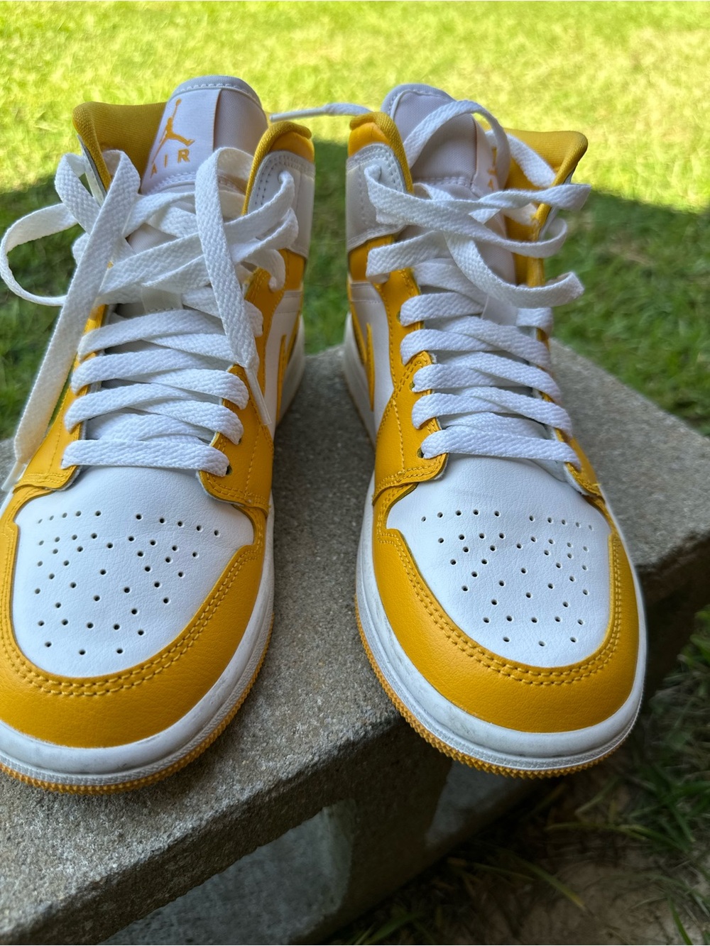 Jordan Kids High-Top Sneakers in Yellow and White